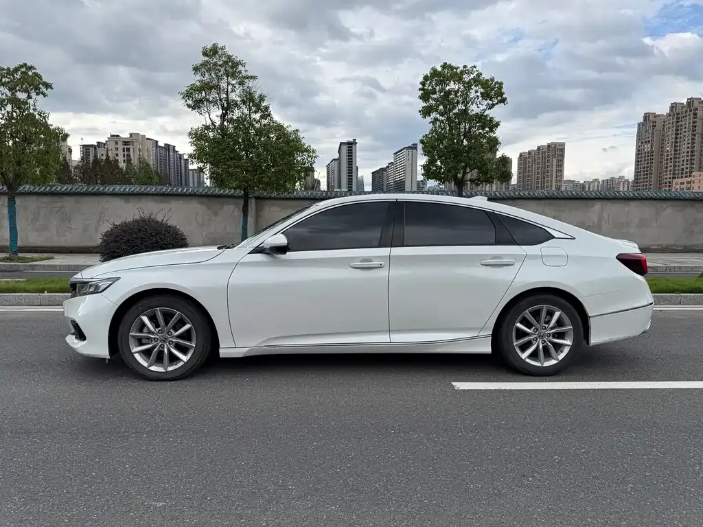 Honda Accord — фото 3