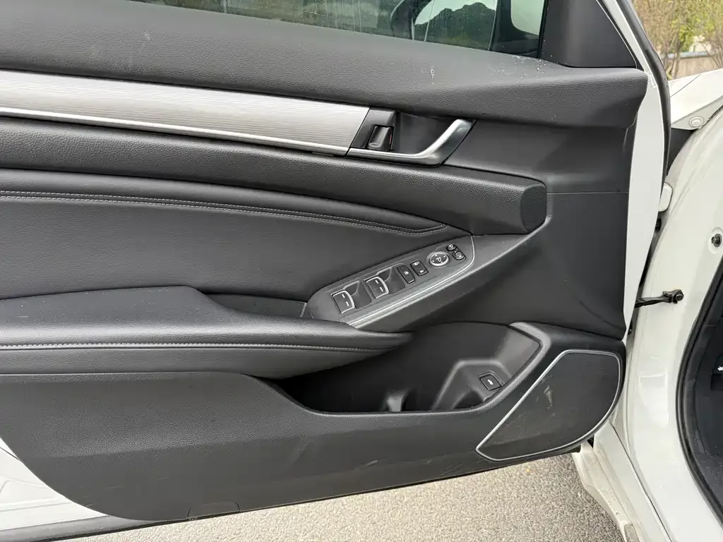 Honda Accord — фото 6