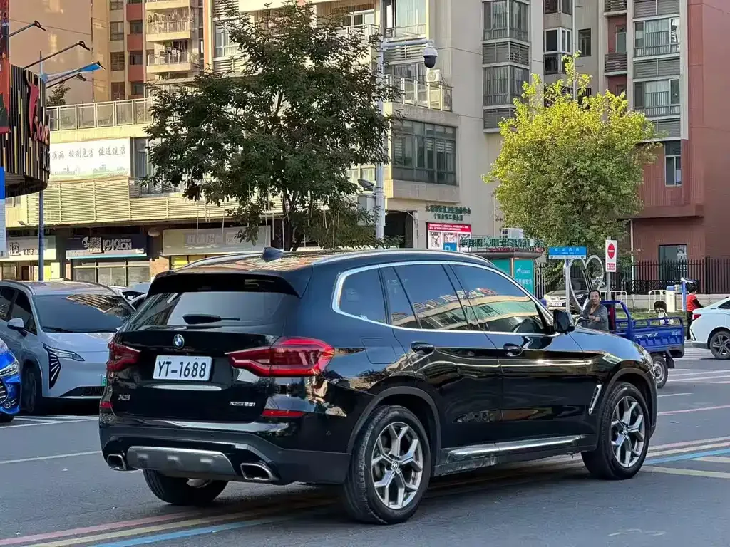 BMW X3 — фото 8