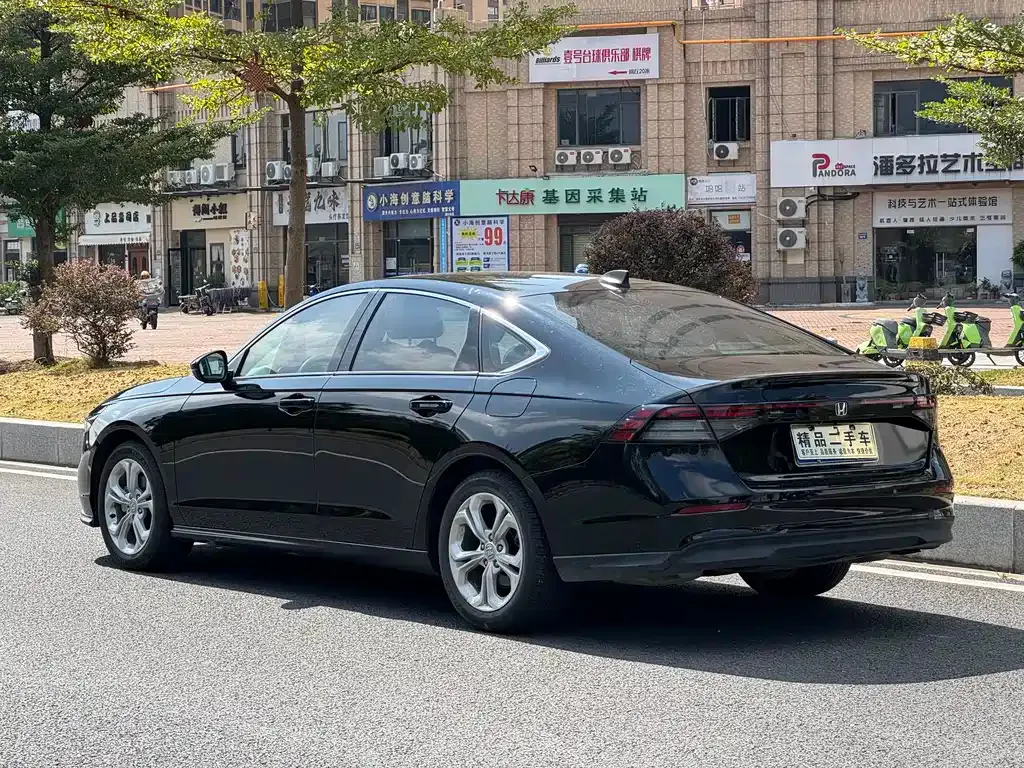 Honda Accord — фото 7