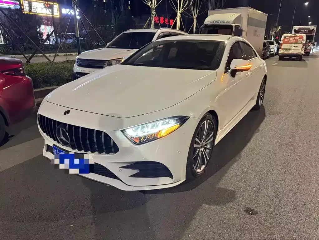 Mercedes-Benz CLS — фото 1