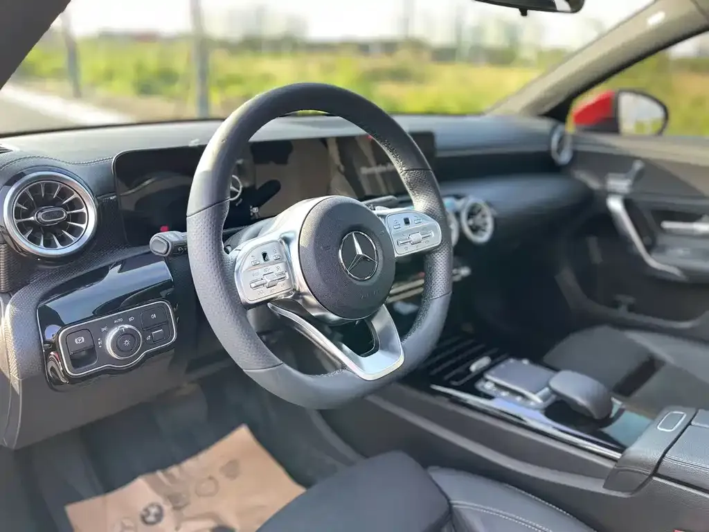 Mercedes-Benz A-Class — фото 10