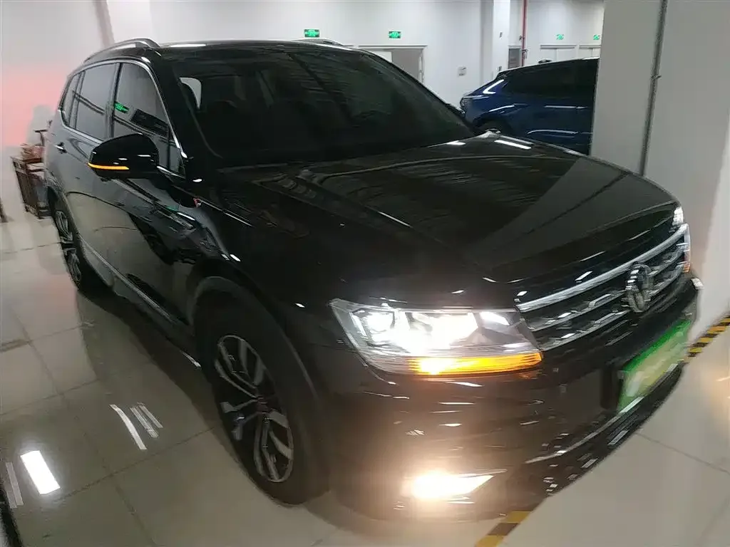 Volkswagen Tiguan L — фото 4