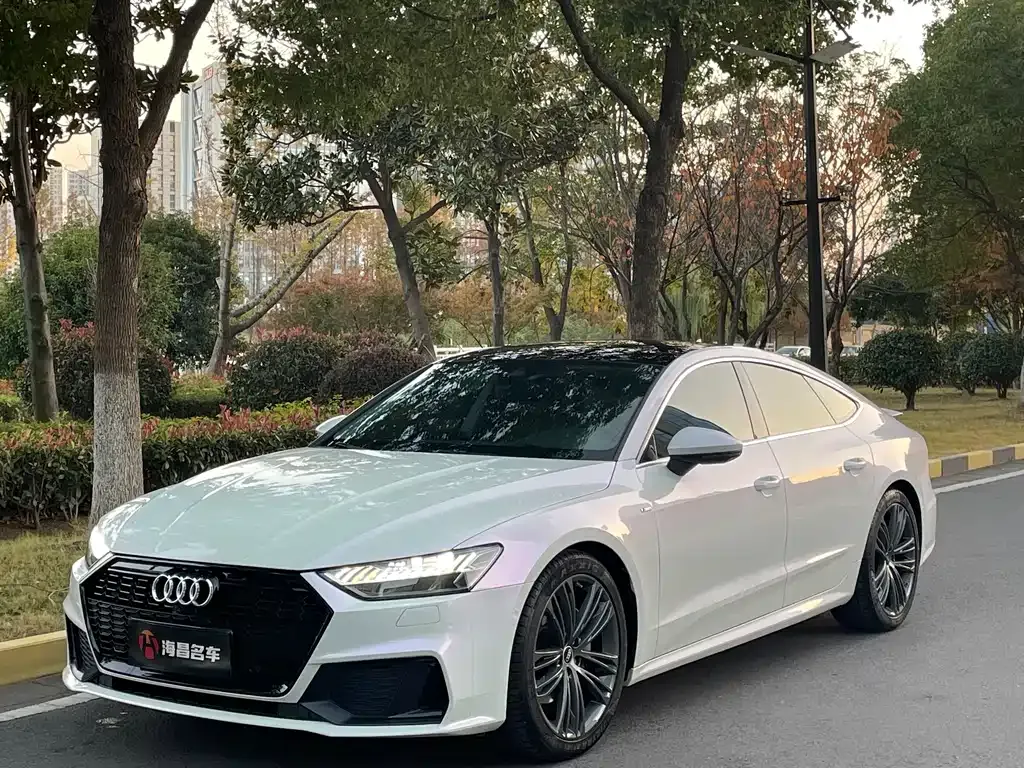 Audi A7 — фото 1