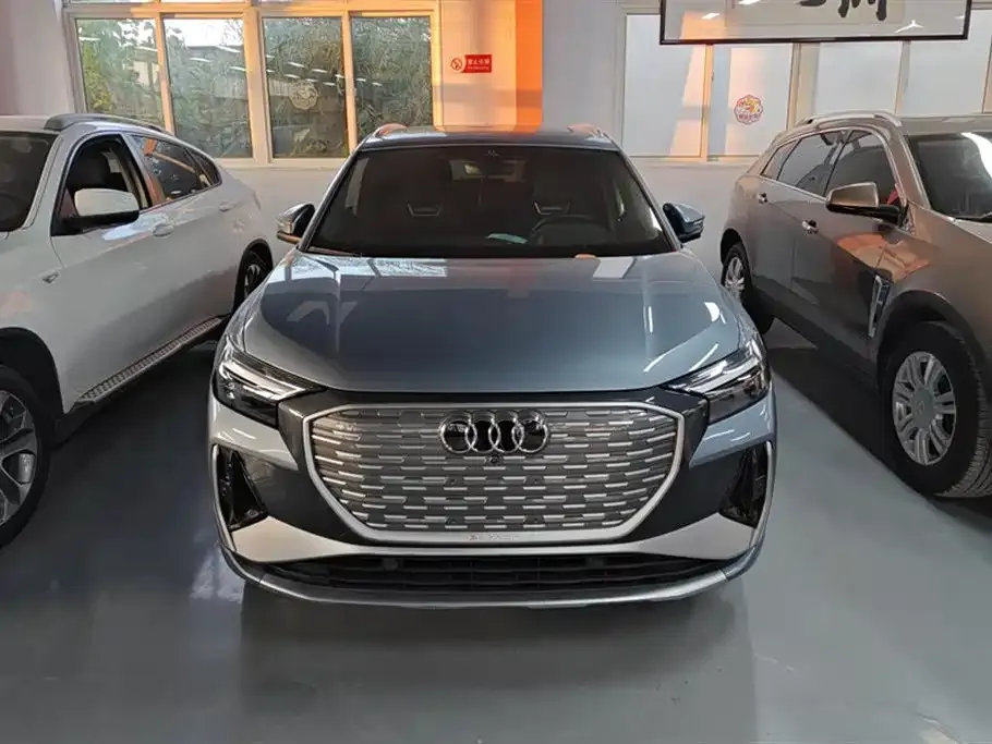 Audi Q4 e-tron — фото 2