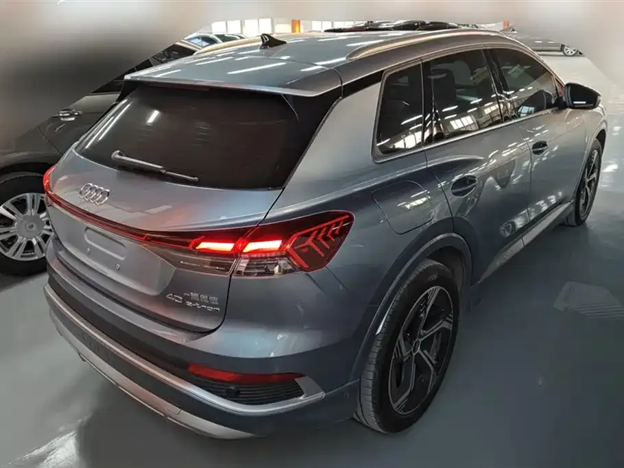 Audi Q4 e-tron — фото 3
