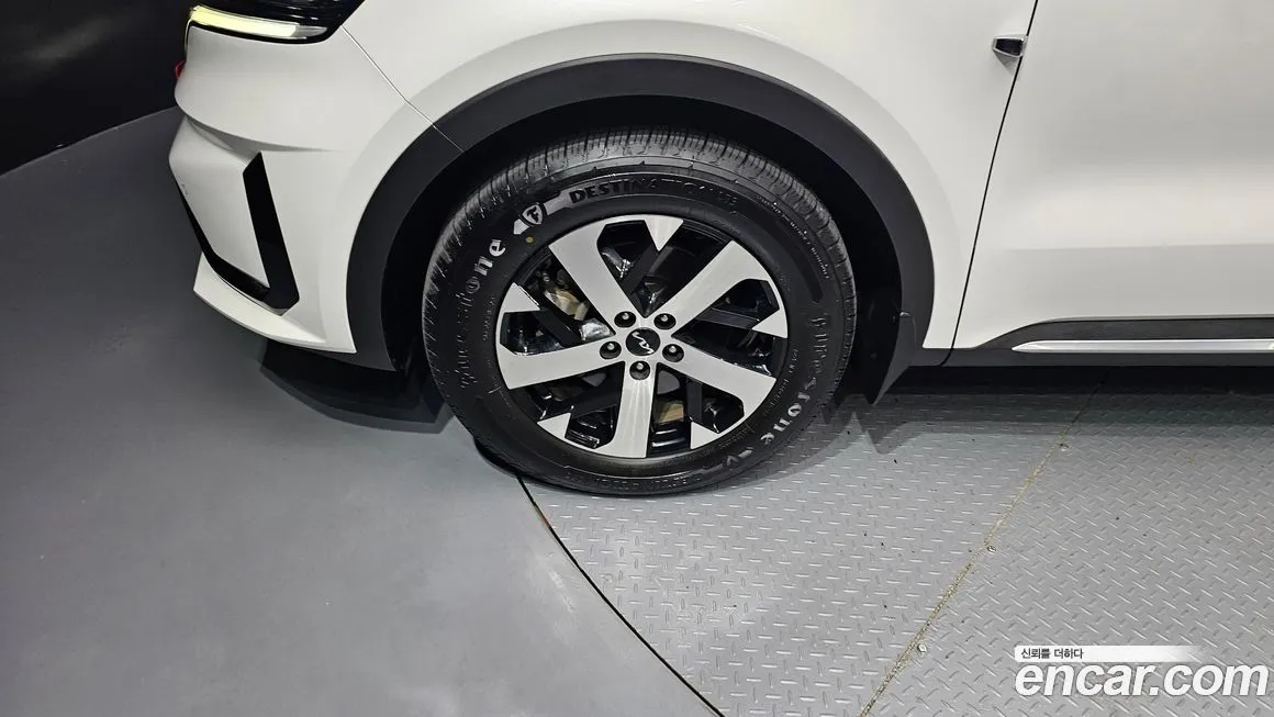 Kia Sorento — фото 5