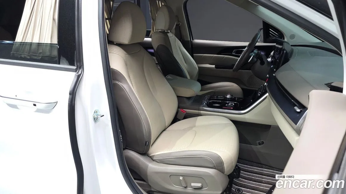 Kia Carnival — фото 10