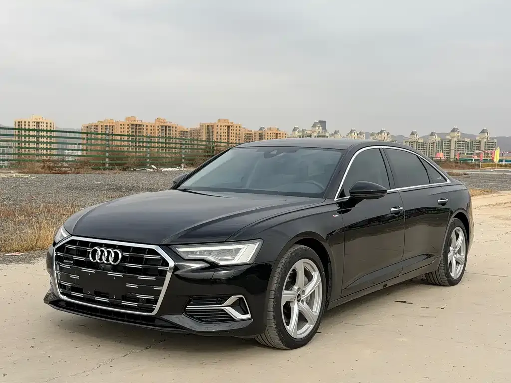 Audi A6L — фото 1