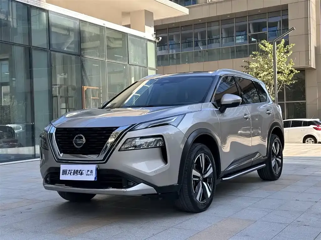Nissan X-Trail — фото 1