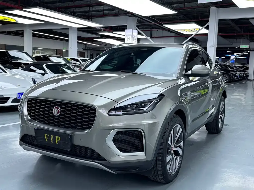 Jaguar E-PACE — фото 1