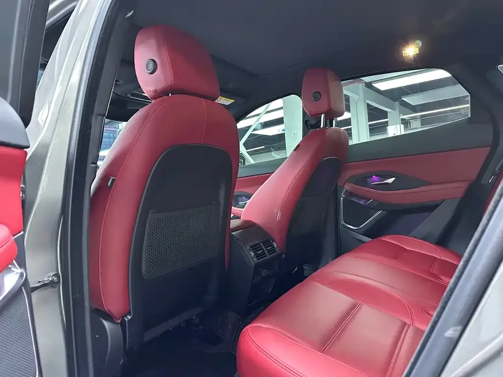 Jaguar E-PACE — фото 9