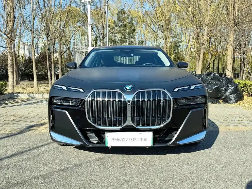 BMW i7 — фото 3
