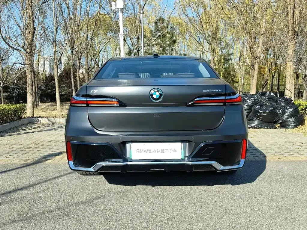 BMW i7 — фото 4