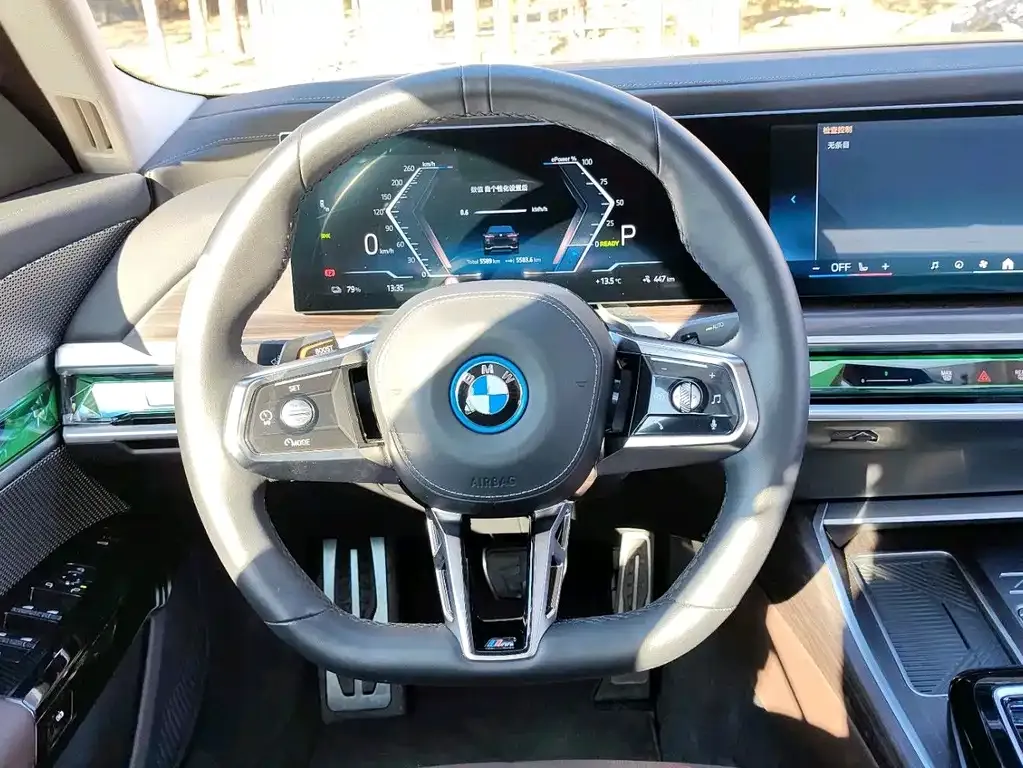 BMW i7 — фото 9