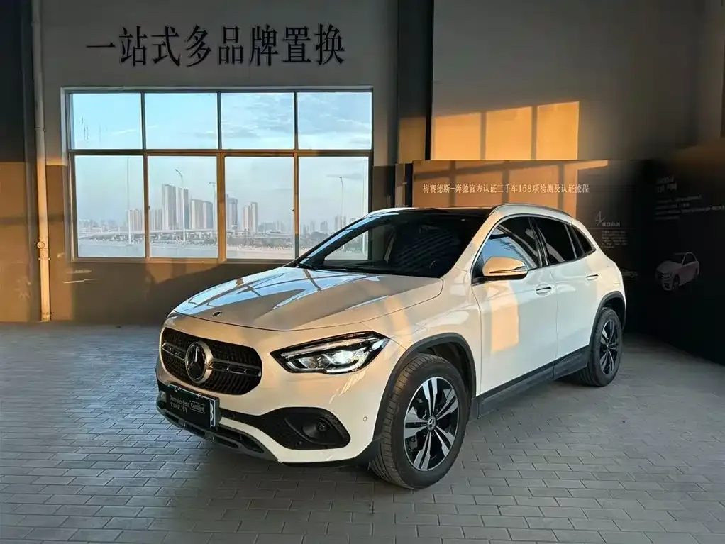 Mercedes-Benz GLA — фото 1