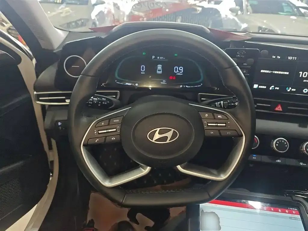 Hyundai Elantra — фото 3