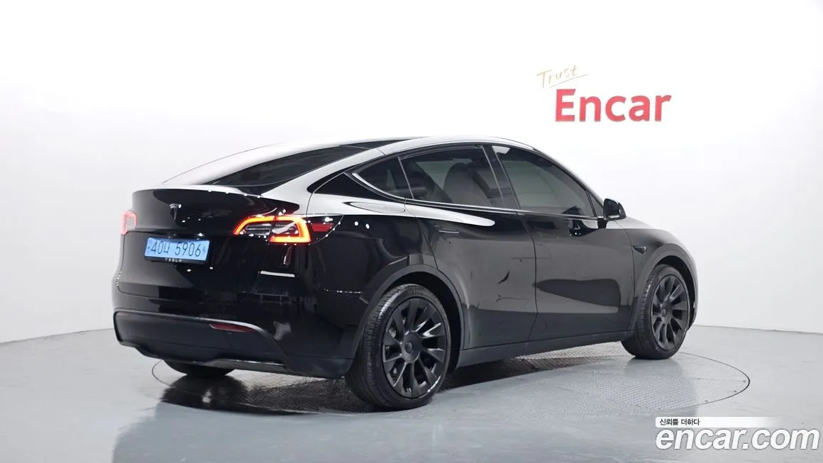 Tesla Model Y — фото 2