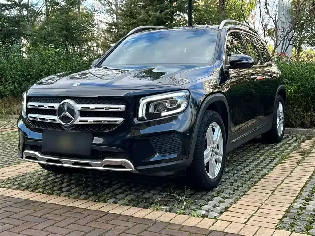 Mercedes-Benz GLB — фото 1