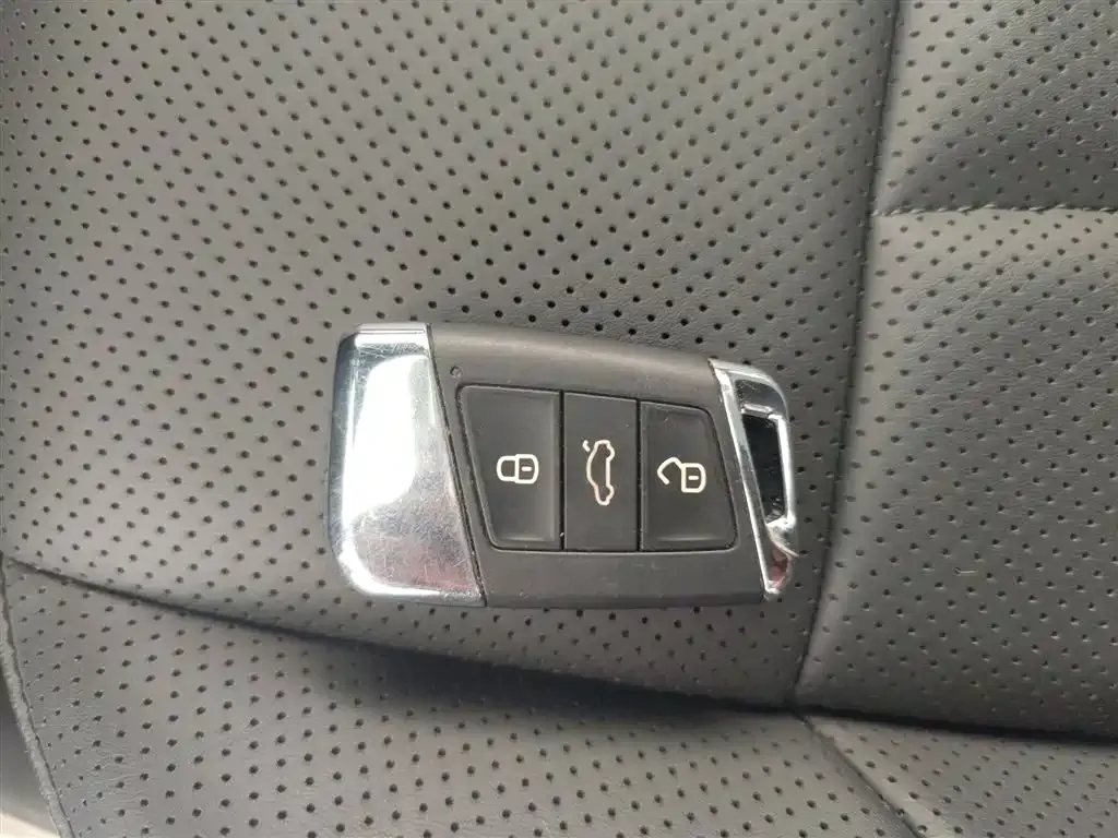 Volkswagen Passat — фото 9