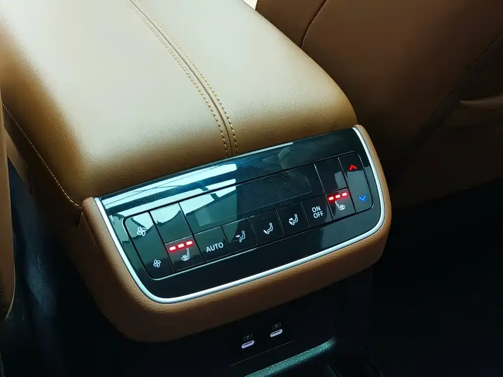 Nissan Teramont — фото 4