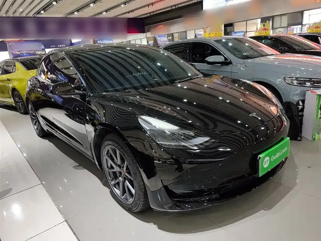 Tesla Model 3 — фото 4