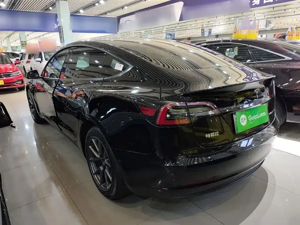 Tesla Model 3 — фото 5
