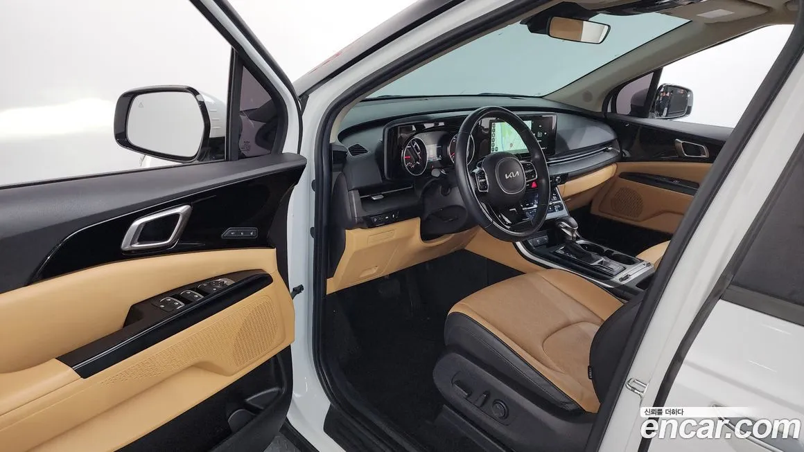 Kia Carnival — фото 10