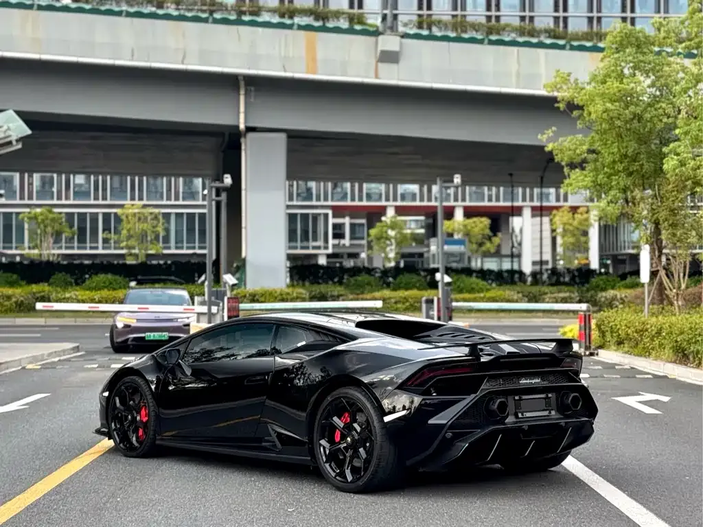 Lamborghini Huracan — фото 8