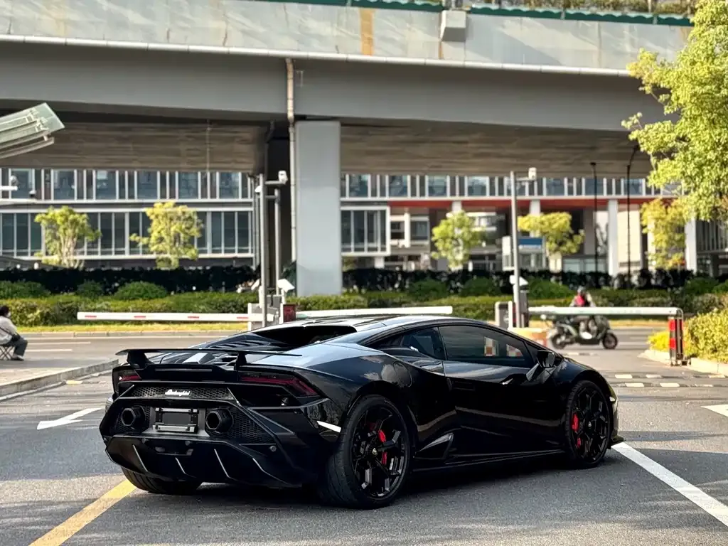 Lamborghini Huracan — фото 9