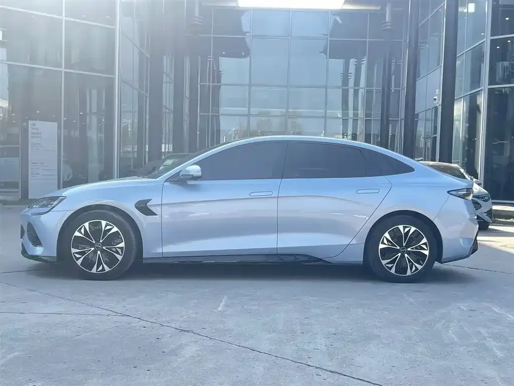 BYD Seal — фото 2