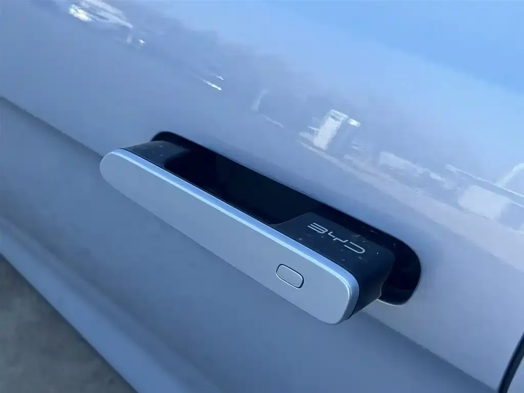 BYD Seal — фото 3