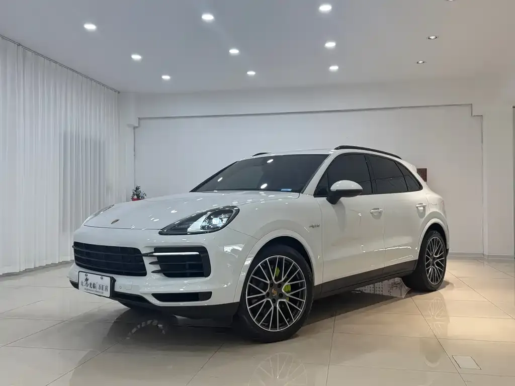 Porsche Cayenne Hybrid — фото 1