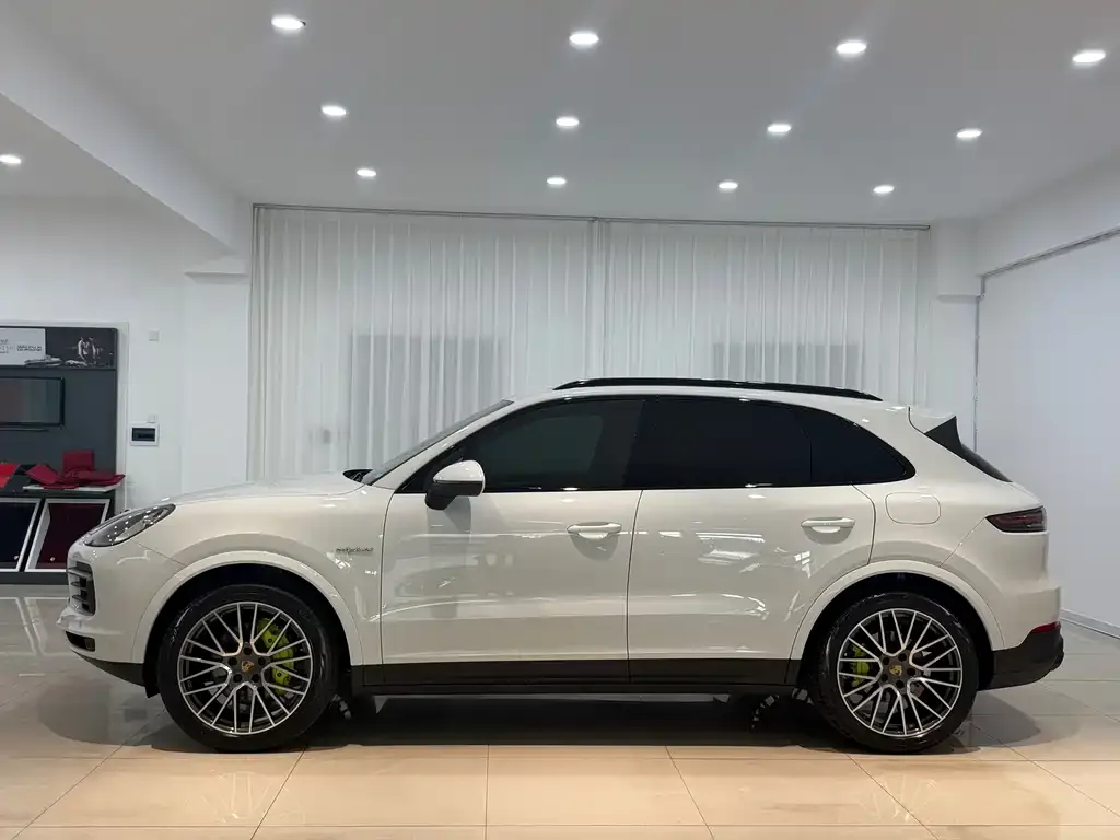 Porsche Cayenne Hybrid — фото 3