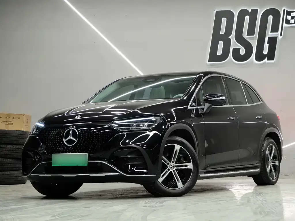 Mercedes-Benz EQE SUV — фото 1