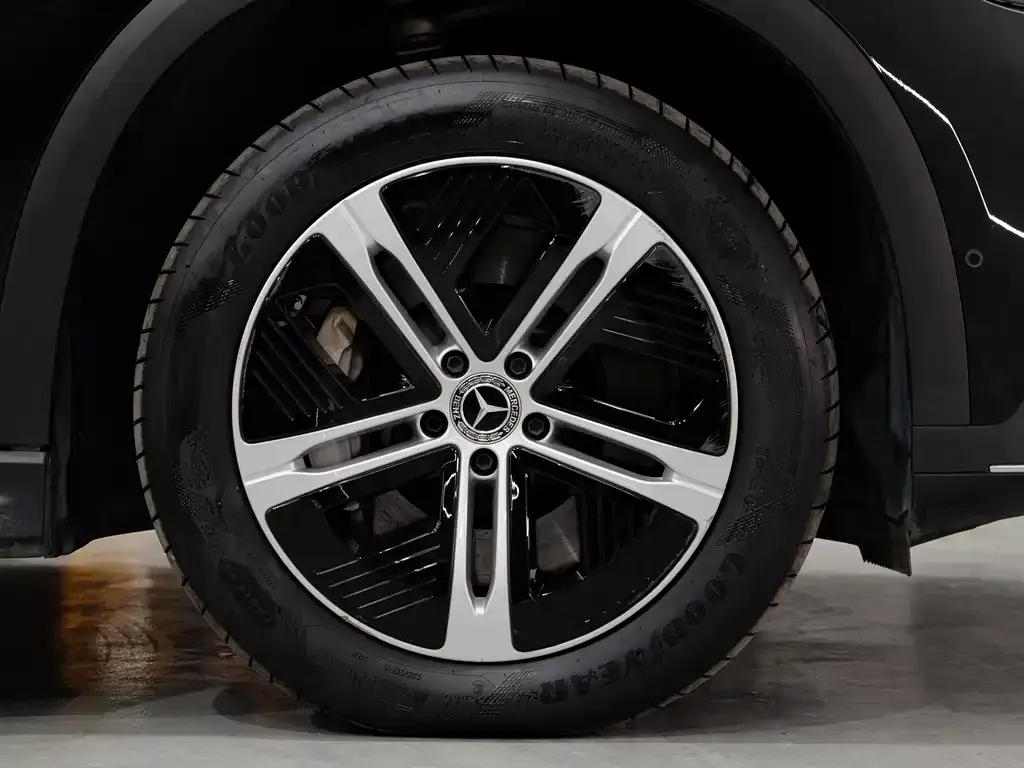 Mercedes-Benz EQE SUV — фото 10