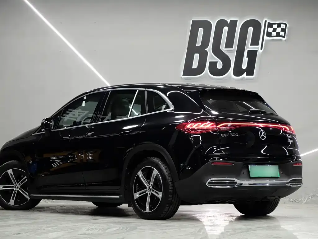 Mercedes-Benz EQE SUV — фото 4