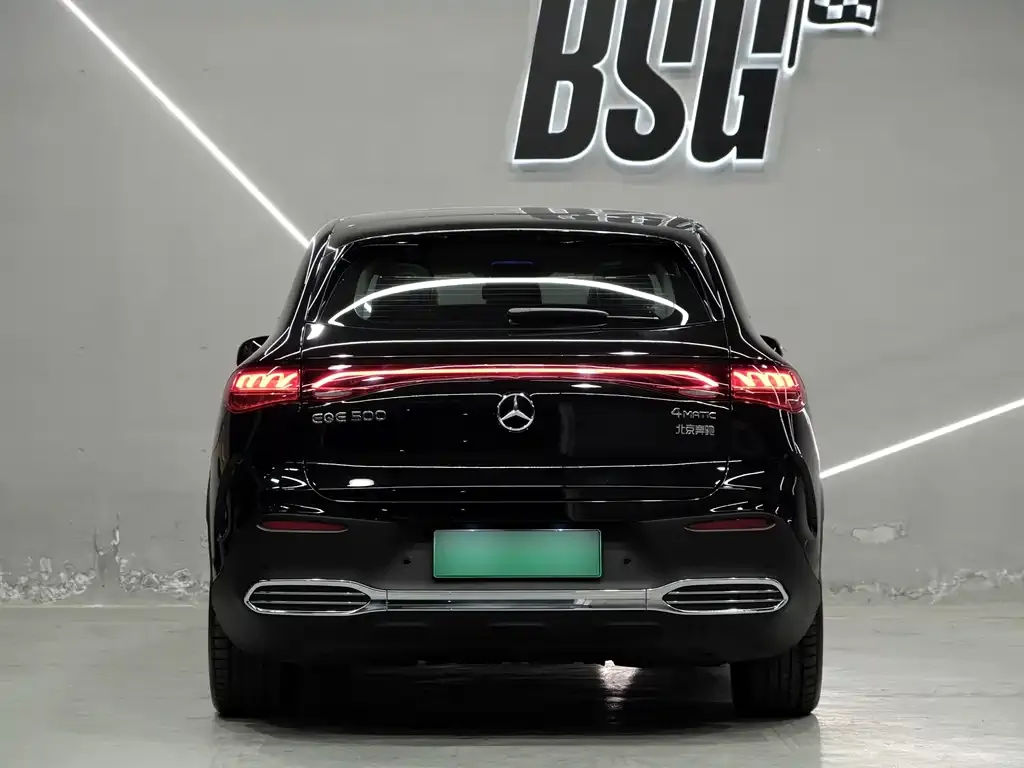 Mercedes-Benz EQE SUV — фото 5