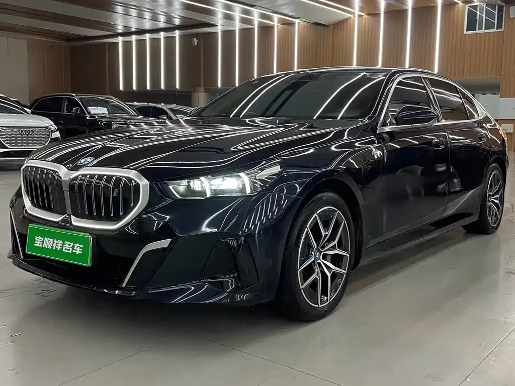 BMW i5 — фото 1