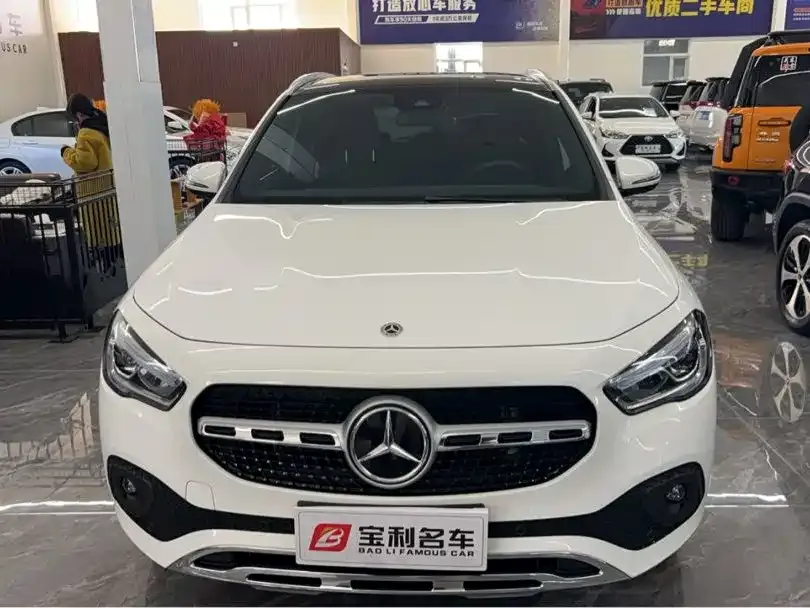 Mercedes-Benz GLA — фото 1