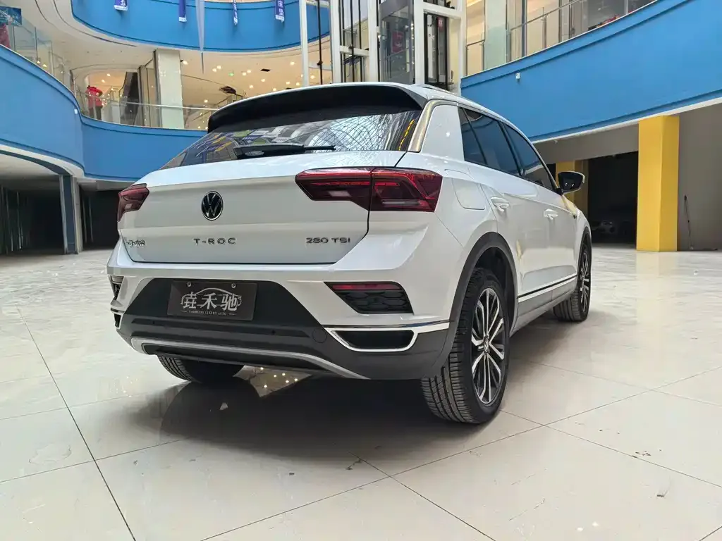 Volkswagen T-Roc — фото 7