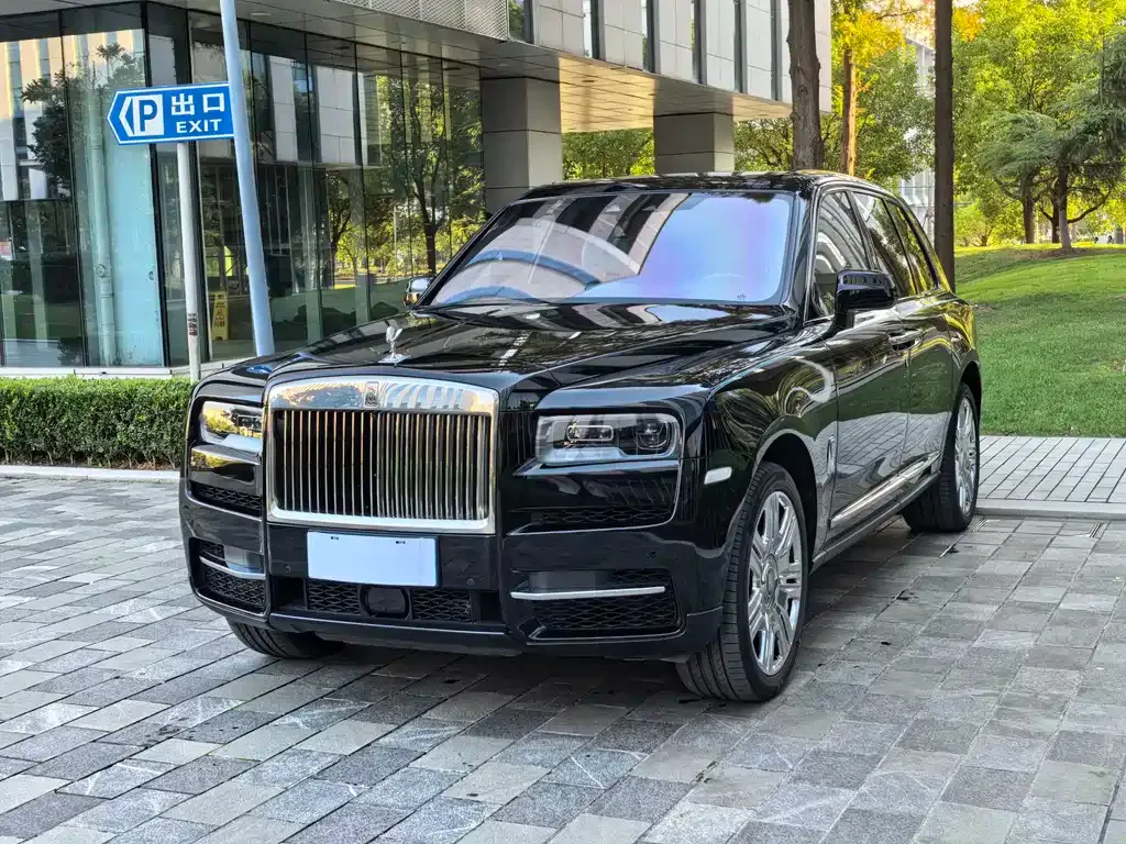 Rolls-Royce Cullinan — фото 1
