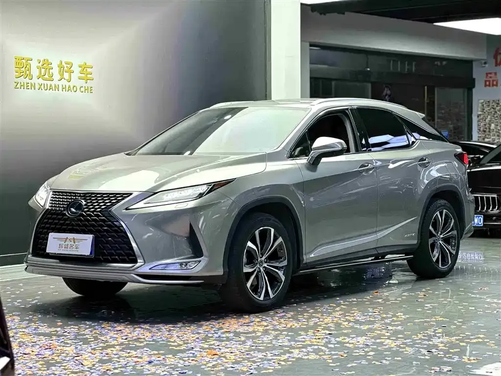Lexus RX — фото 1