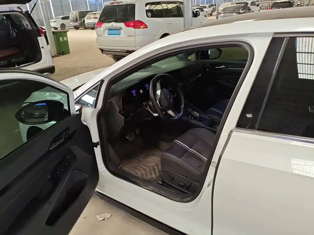 Volkswagen Golf — фото 7