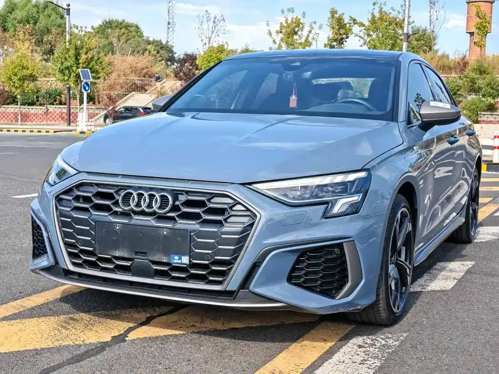 Audi A3 — фото 1