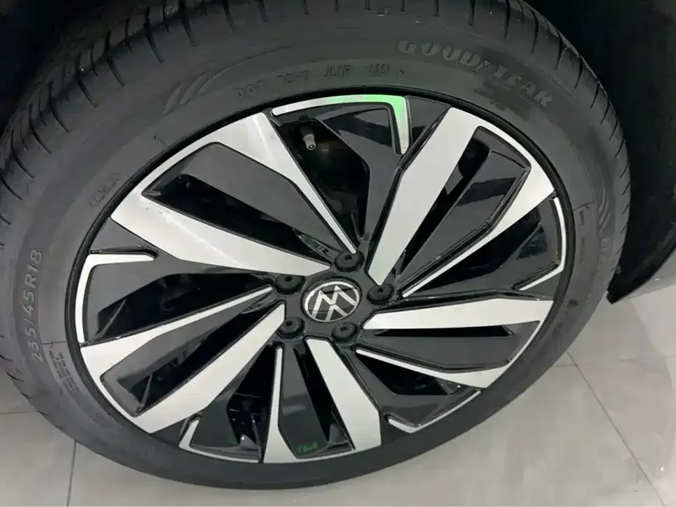 Volkswagen Passat — фото 10