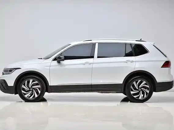 Volkswagen Tiguan L — фото 4