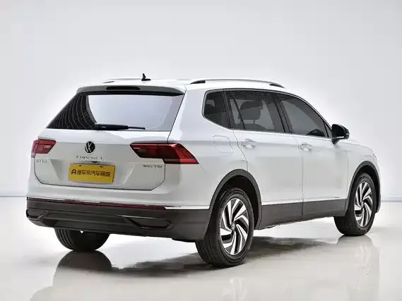 Volkswagen Tiguan L — фото 8