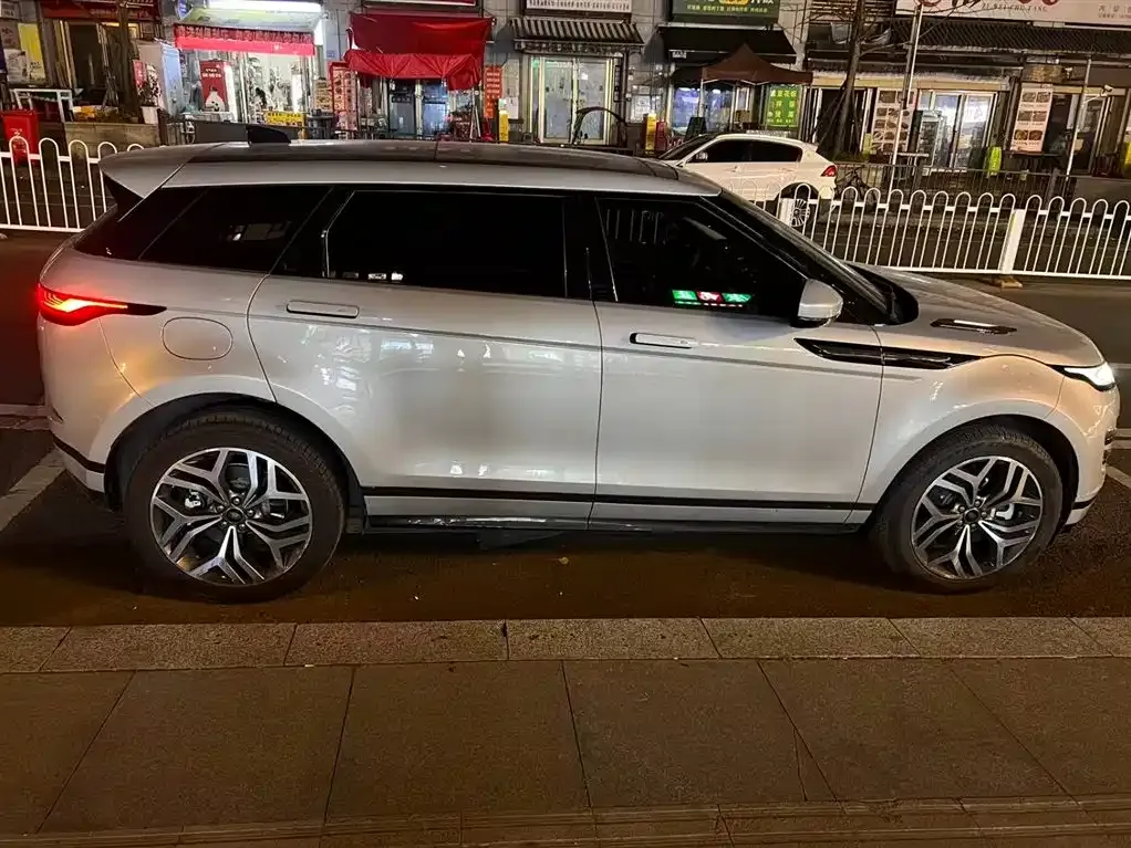 Land Rover Evoque PHEV — фото 8