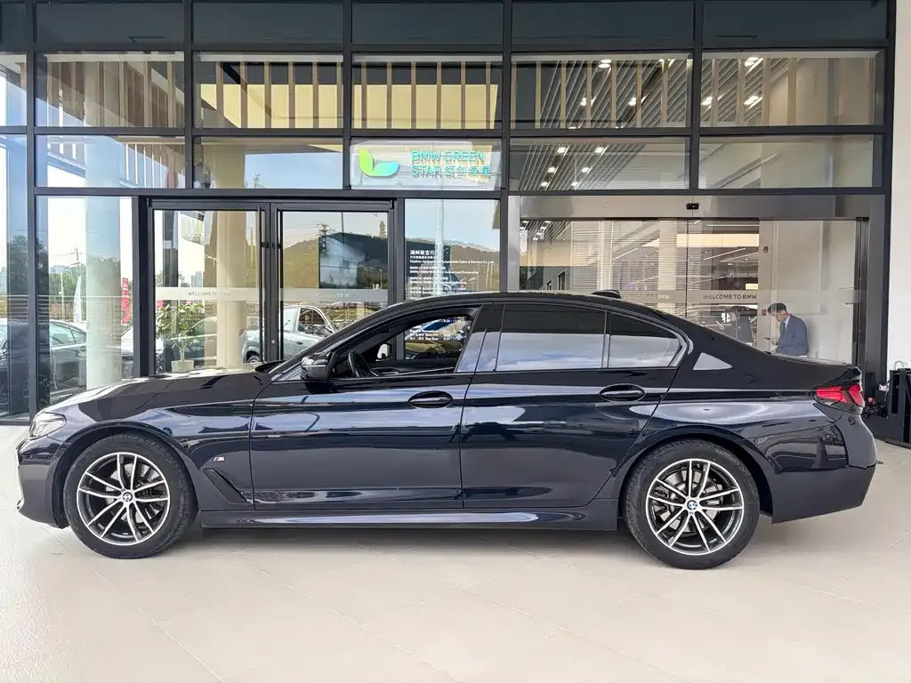 BMW 5 Series (Import) — фото 2